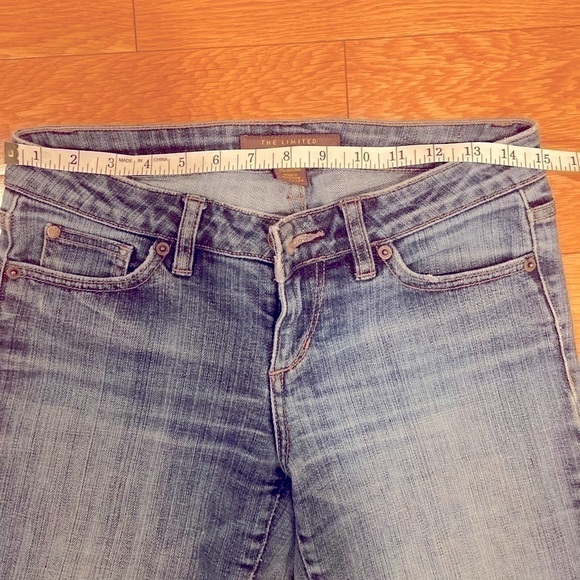 🔥 The Limited Flare Jeans Size 4 - Picture 3 of 5